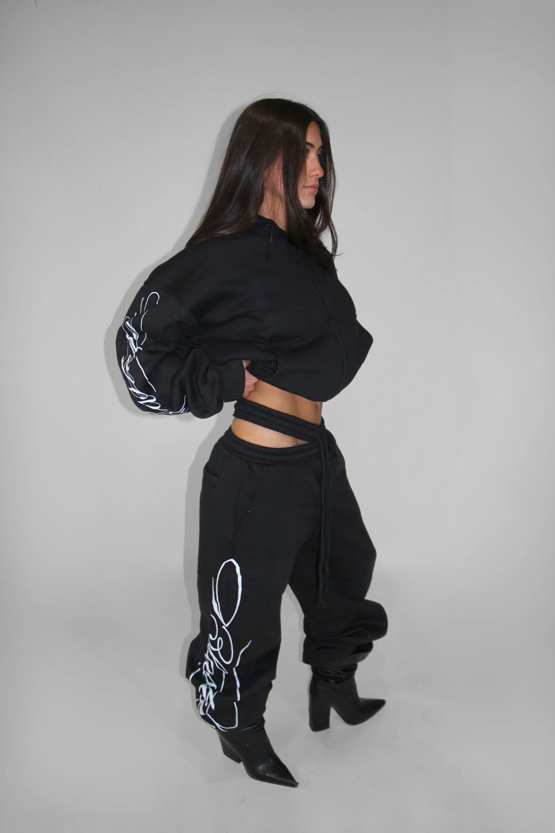 Split Waist Sweats in Black - Image 5